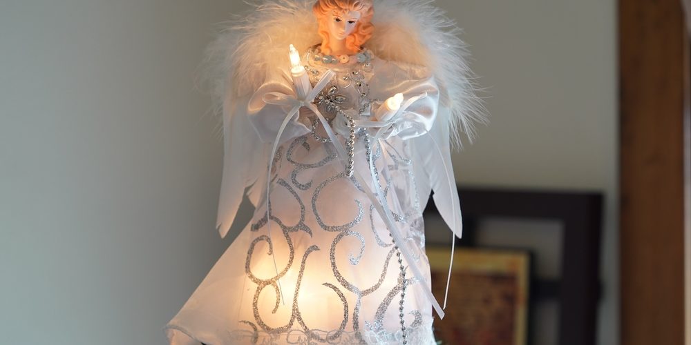 Is A Star Or Angel More Popular Tree Topper?